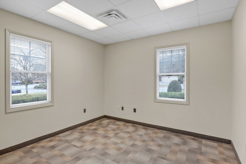Cross Park Center: 9123 - 9131 Cross Park Drive, Knoxville, TN 37923